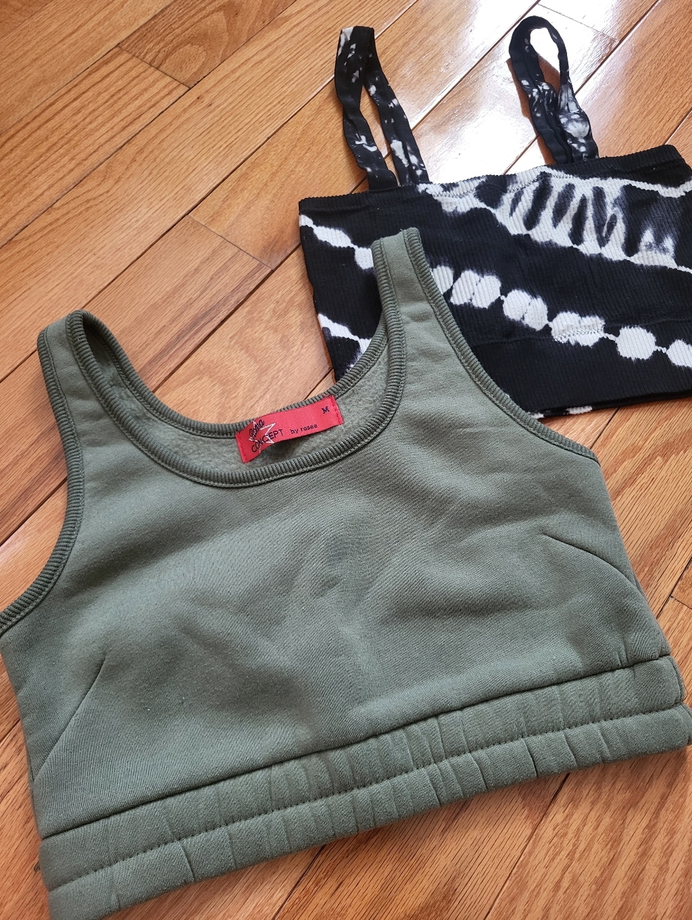 Lot Of 2 Crop tanks